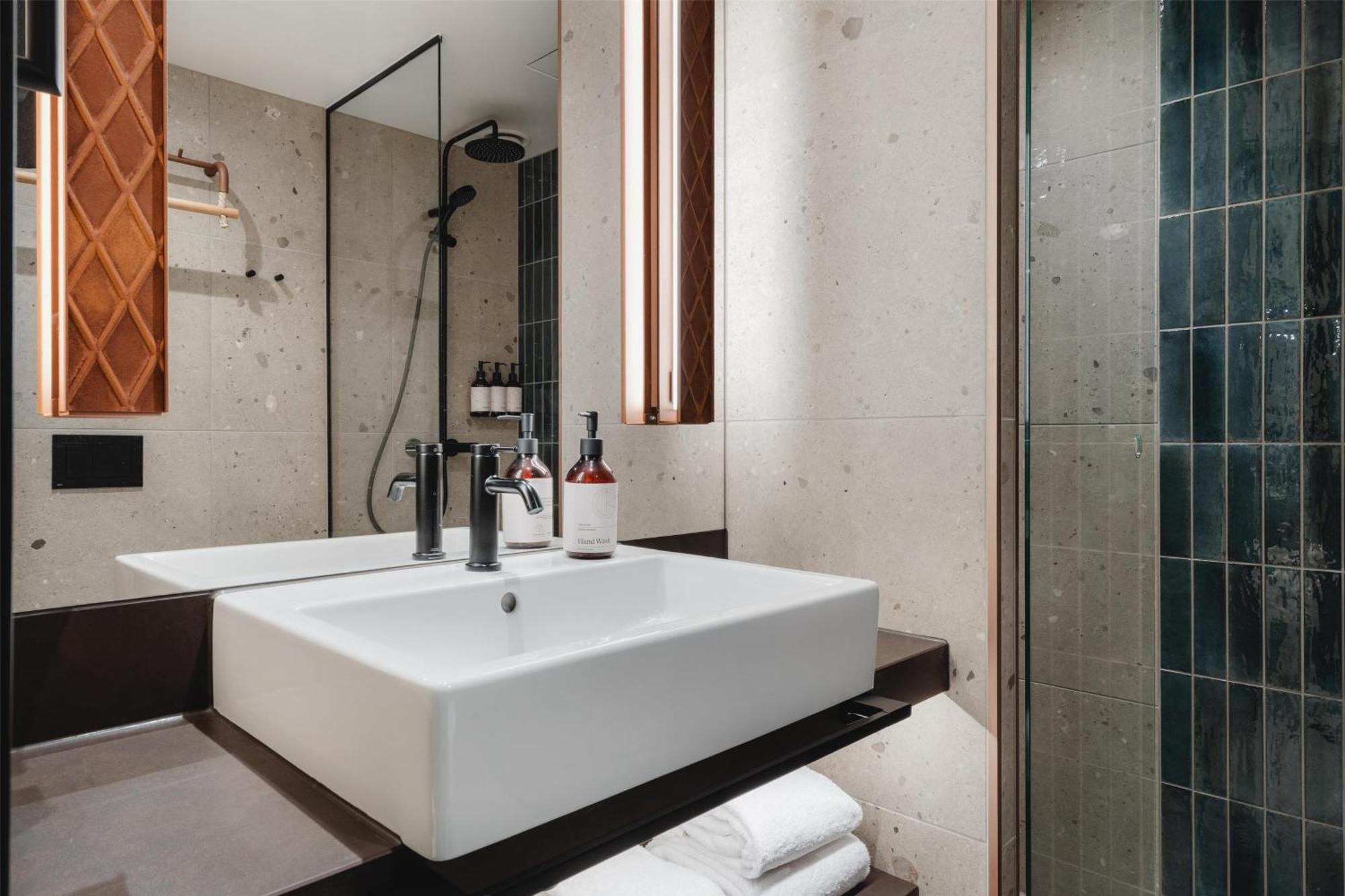 The Dock 69 39 By Scandic Tromso Bagian luar foto